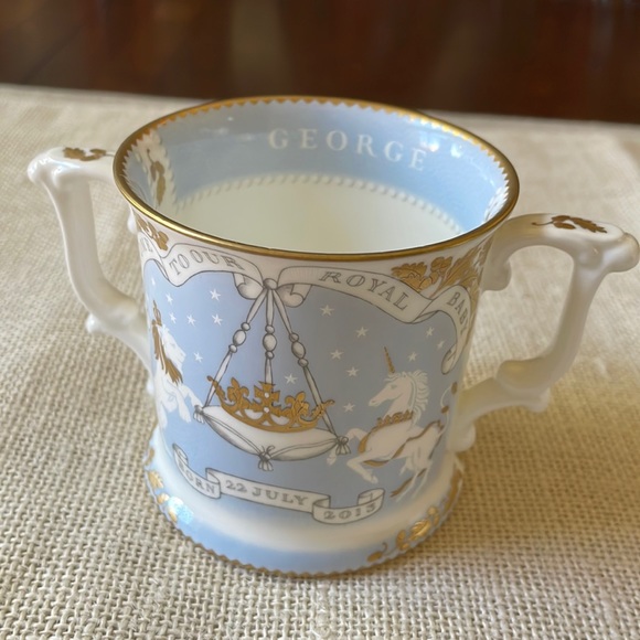 Royal Collection Trust Welcome To Our Royal Baby 2013 Prince George mug cup - Picture 1 of 9
